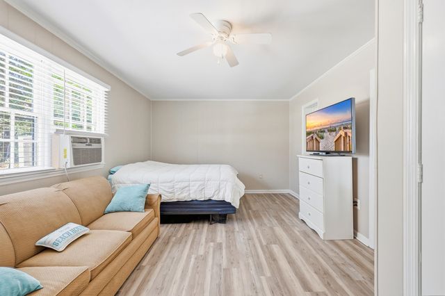 207 5th Ave. N, North Myrtle Beach, SC 29582
