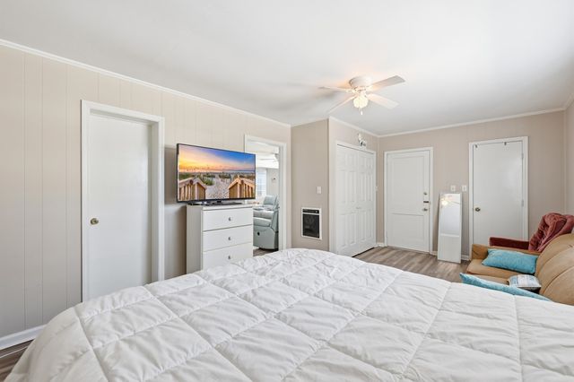 207 5th Ave. N, North Myrtle Beach, SC 29582