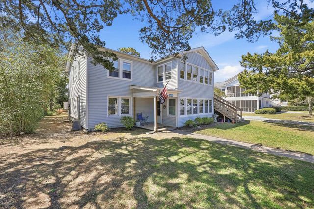 207 5th Ave. N, North Myrtle Beach, SC 29582