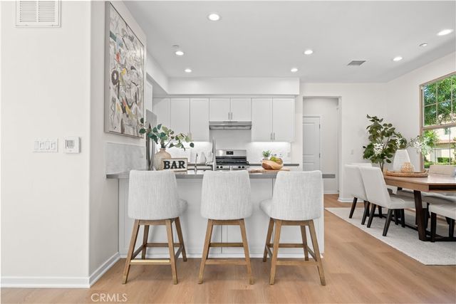 112 Tallowood, Irvine, CA 92620