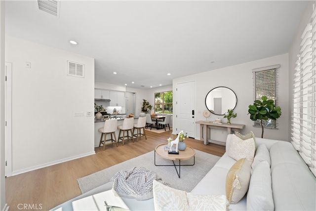 112 Tallowood, Irvine, CA 92620