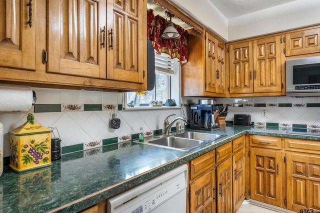 7715 State Hwy 64, Ben Wheeler, TX 75754