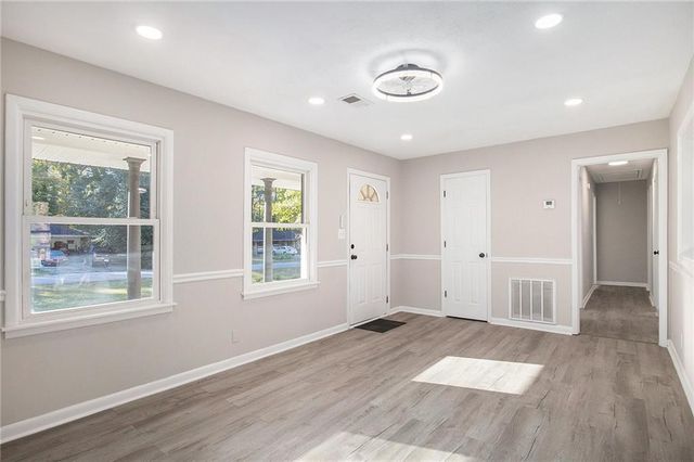 1431 Mohawk Drive, Lawrenceville, GA 30043