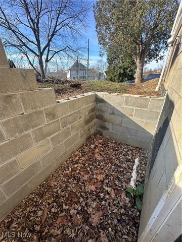 102 Cadiz Avenue, Cadiz, OH 43907