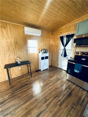 102 Cadiz Avenue, Cadiz, OH 43907