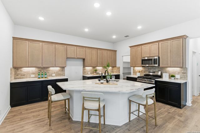 9420 Hidden Stone, Schertz, TX 78154