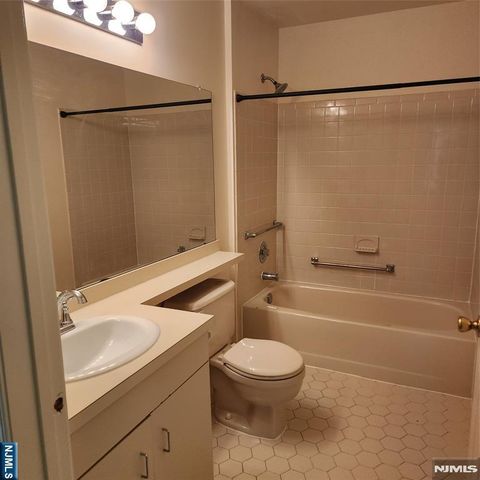 1265 Mulberry Drive, Mahwah, NJ 07430