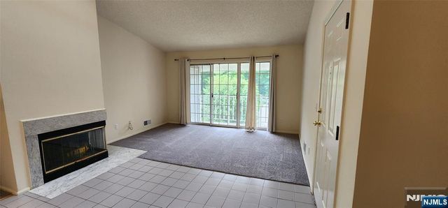 1265 Mulberry Drive, Mahwah, NJ 07430