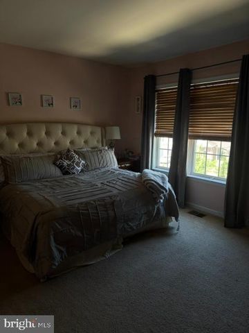 6811 HAMPTON BAY LN, Gainesville, VA 20155