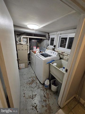 1319 E ST NE, Washington, DC 20002