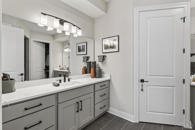 230 Vintage Club Drive, Montgomery, OH 45249