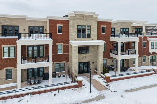 230 Vintage Club Drive, Montgomery, OH 45249