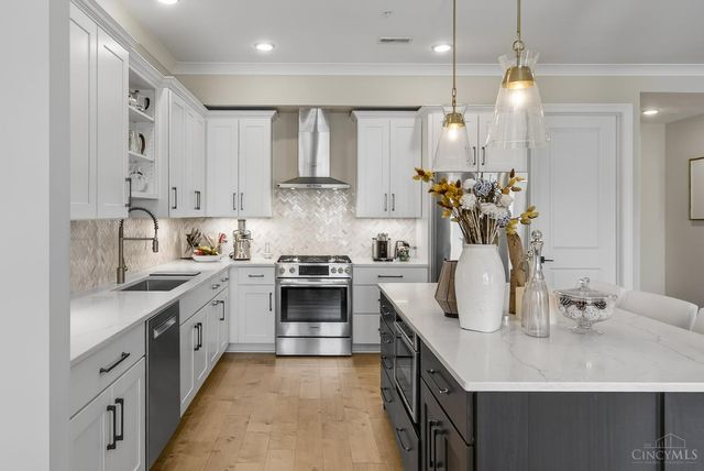 230 Vintage Club Drive, Montgomery, OH 45249