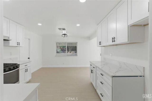 916 Alandale Avenue, Bakersfield, CA 93308