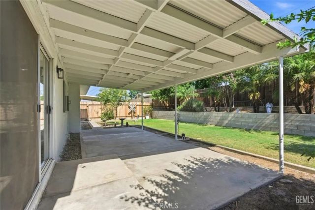 916 Alandale Avenue, Bakersfield, CA 93308