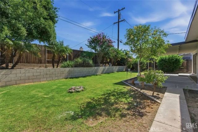 916 Alandale Avenue, Bakersfield, CA 93308