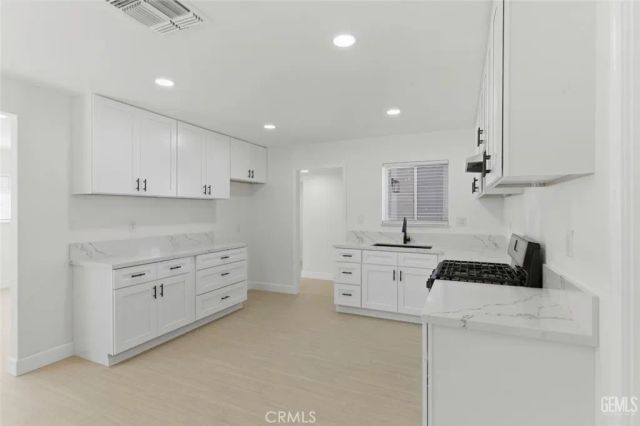 916 Alandale Avenue, Bakersfield, CA 93308
