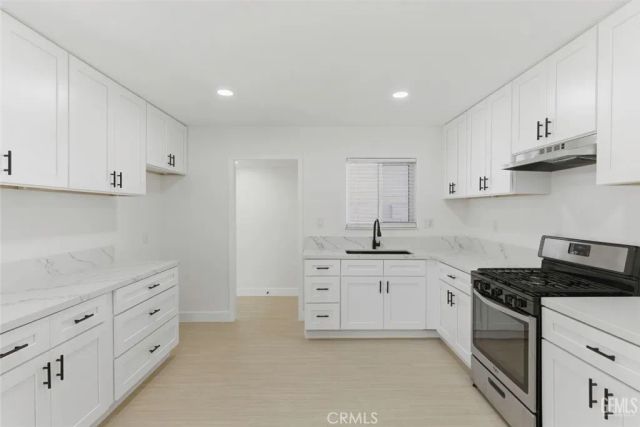 916 Alandale Avenue, Bakersfield, CA 93308