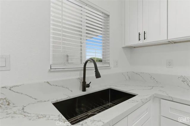 916 Alandale Avenue, Bakersfield, CA 93308