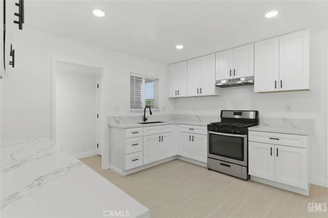916 Alandale Avenue, Bakersfield, CA 93308