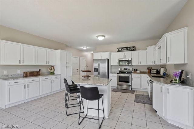 6395 Great Court Circle NW, Massillon, OH 44646
