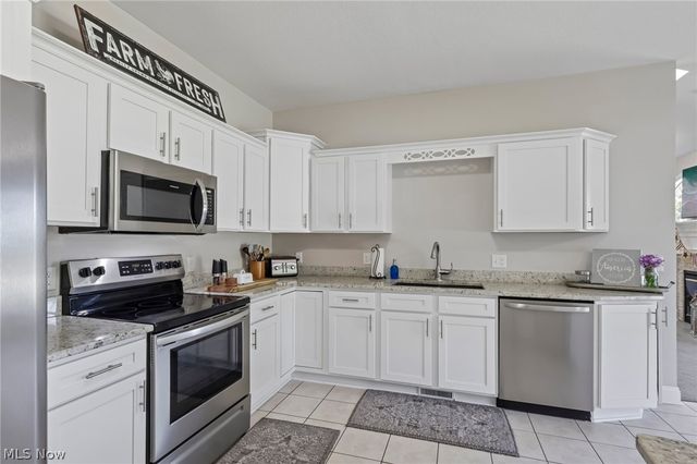 6395 Great Court Circle NW, Massillon, OH 44646