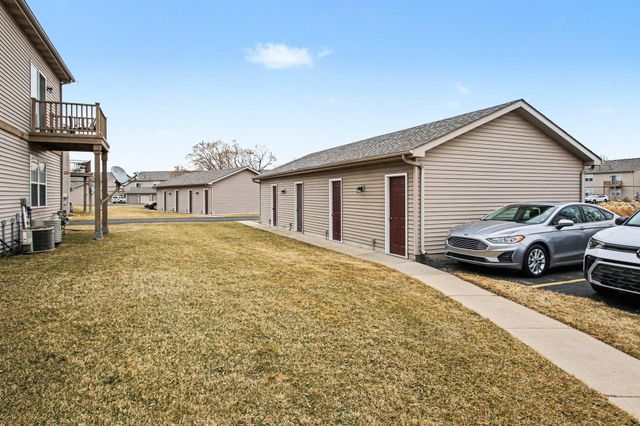 1191 Auburn Meadow Lane, Schererville, IN 46375