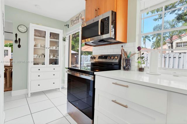 1595 Springside Dr, Weston, FL 33326