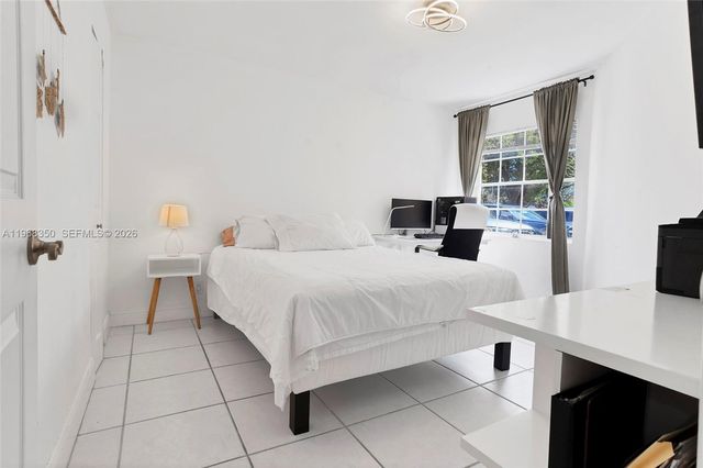 1595 Springside Dr, Weston, FL 33326