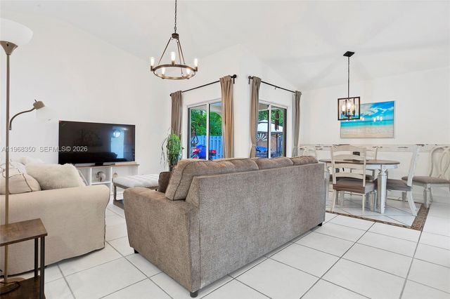 1595 Springside Dr, Weston, FL 33326