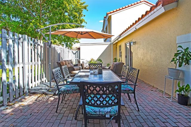 1595 Springside Dr, Weston, FL 33326