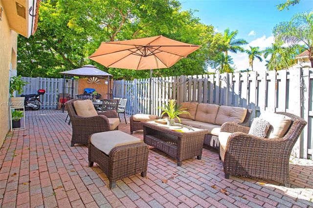 1595 Springside Dr, Weston, FL 33326