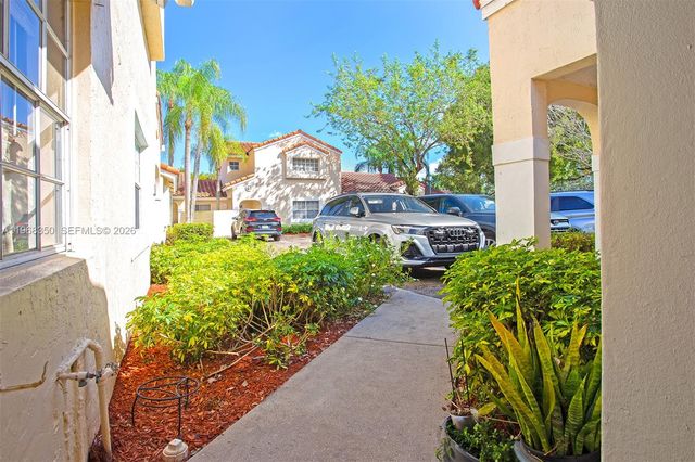 1595 Springside Dr, Weston, FL 33326