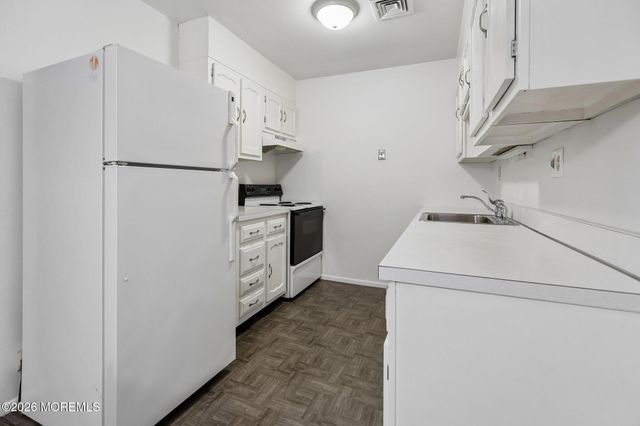 891B Inverness Court B, Lakewood, NJ 08701