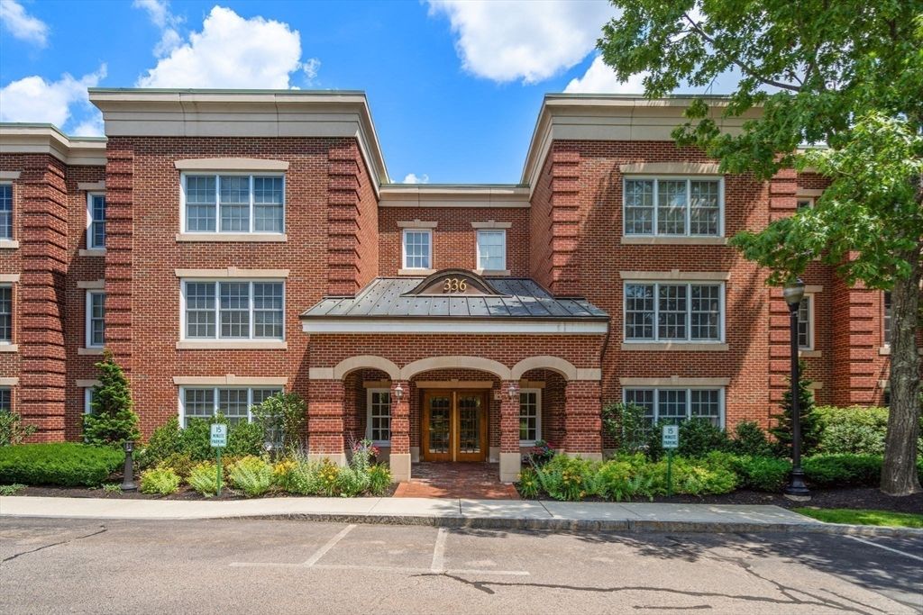 336 Boylston Street Unit 102, Newton, MA 02459
