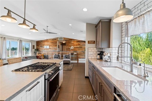 1611 Whaley Street, Oceanside, CA 92054