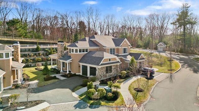 2 Gershon Way, Winchester, MA 01890