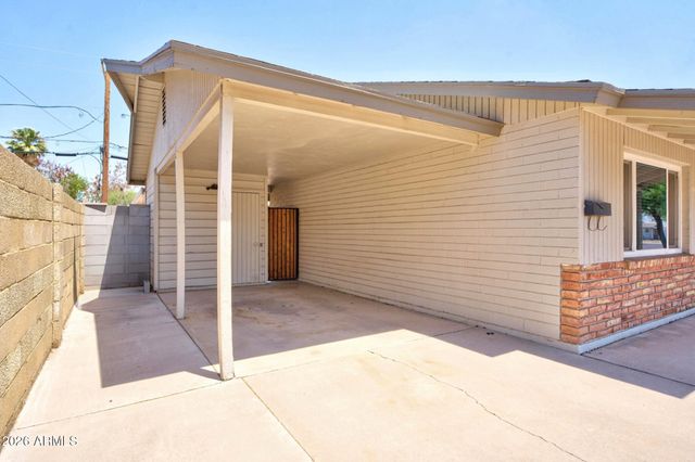1711 S ROBERTS Road, Tempe, AZ 85281