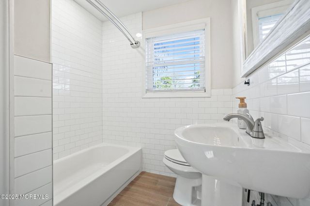 222 Elmwood Court, Brick, NJ 08723