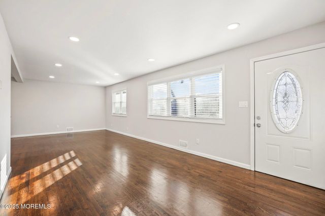 222 Elmwood Court, Brick, NJ 08723