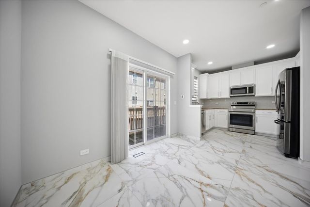 1244 Evergreen Avenue, Des Plaines, IL 60016