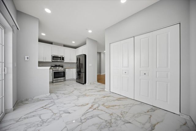 1244 Evergreen Avenue, Des Plaines, IL 60016