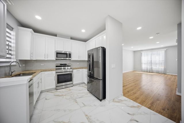 1244 Evergreen Avenue, Des Plaines, IL 60016