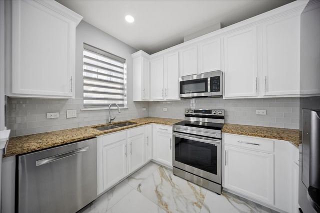 1244 Evergreen Avenue, Des Plaines, IL 60016