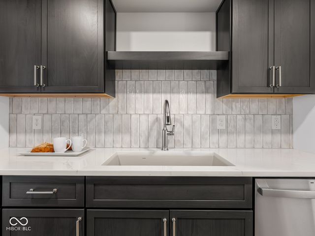 326 E Saint Clair Street, Indianapolis, IN 46202