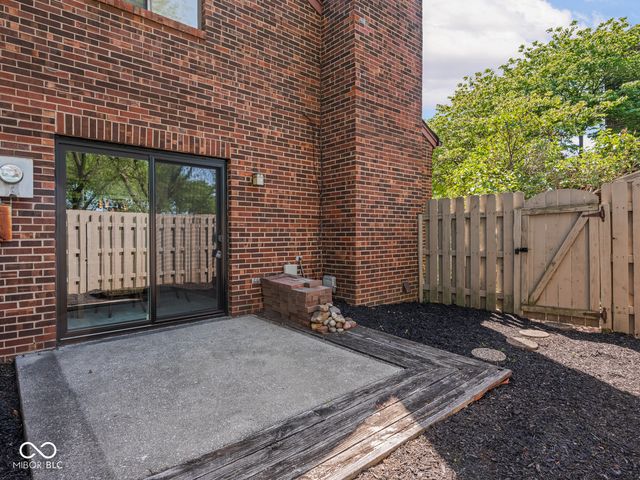 326 E Saint Clair Street, Indianapolis, IN 46202