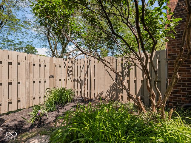 326 E Saint Clair Street, Indianapolis, IN 46202