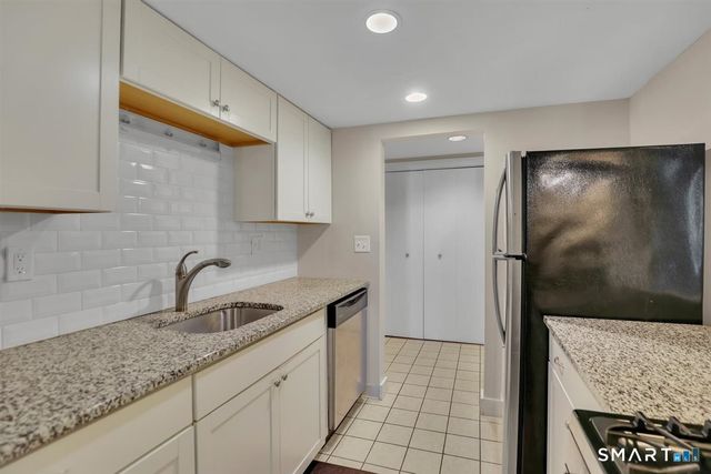 85 Brookwood Drive A, Rocky Hill, CT 06067
