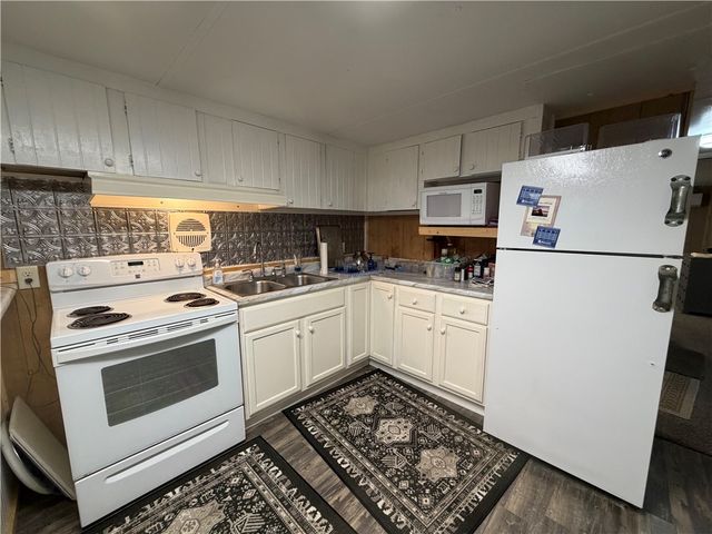 1112 Moorehaven Circle NE, Townsend, GA 31331