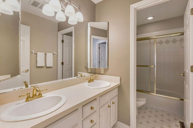 2417 Quail Run Farm Lane, Green Twp, OH 45233